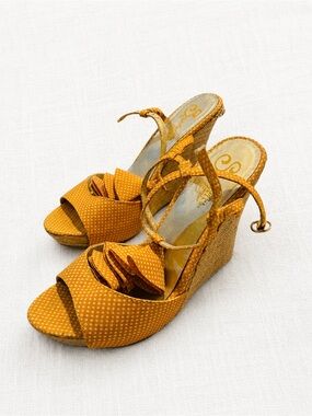 Seychelles Mustard Yellow Polka Dot Espadrille Wedge Sandals Women’s Size 7.5